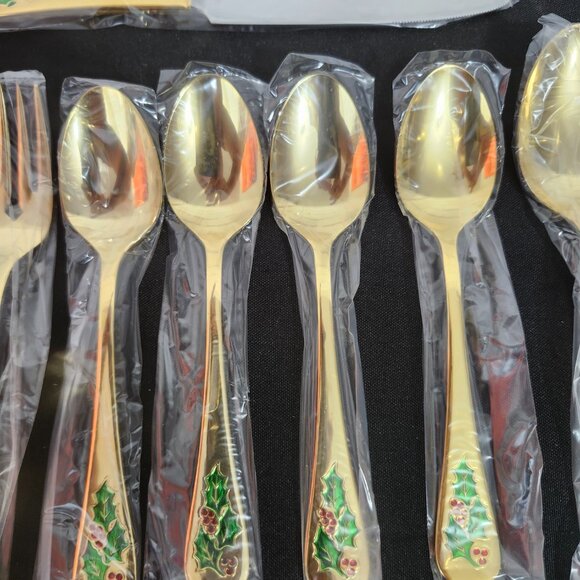 Vintage Hollyberry Gold Plated 20 Piece Service For 4 NIB - Picture 3 of 9